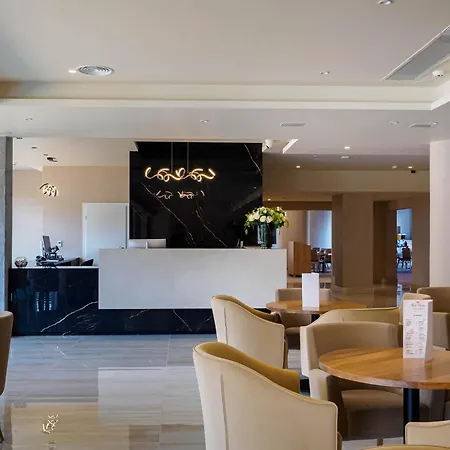 Krol Plaza & Wellness Resort 4*