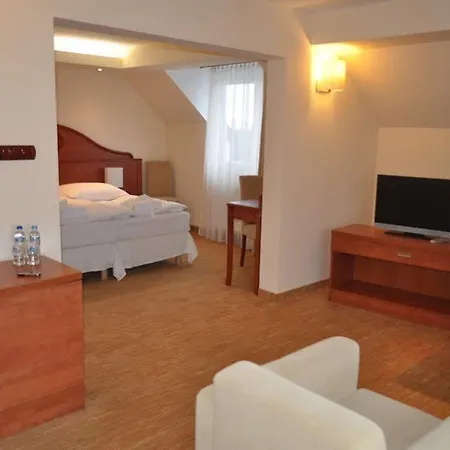 Krol Plaza & Wellness Resort 4*
